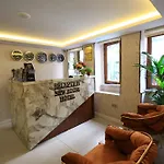 Отель New House *