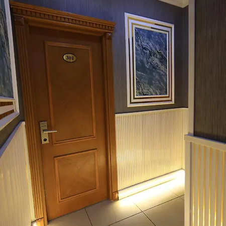 Otel New House